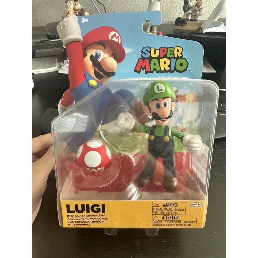 2021 JAKKS Pacific World of Nintendo Action Figure: LUIGI (w/ Super Mushroom)